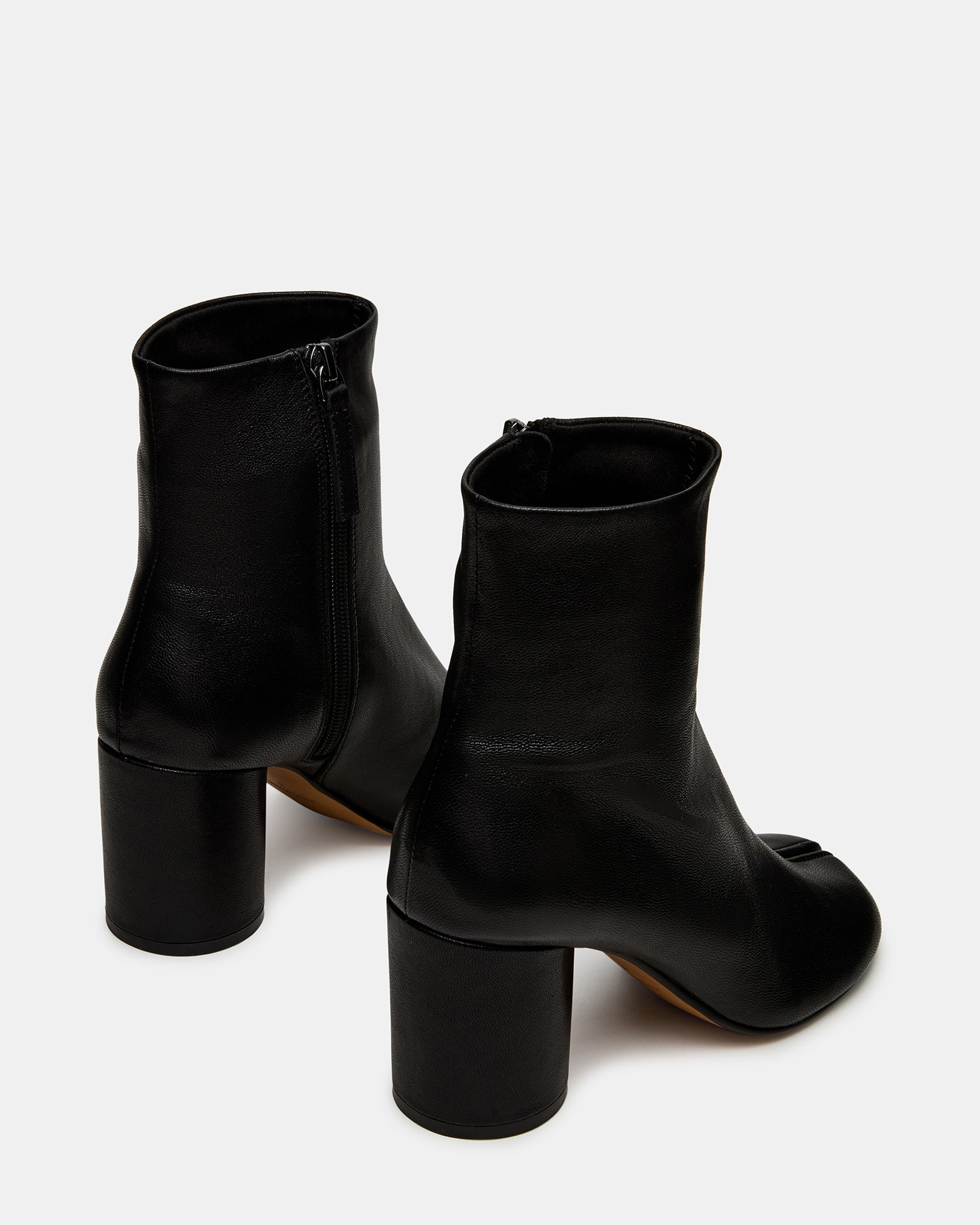 CARO BLACK LEATHER